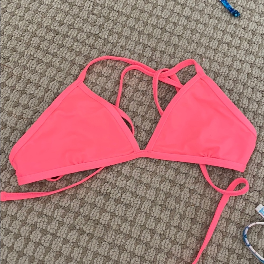 Jolyn triangle top
